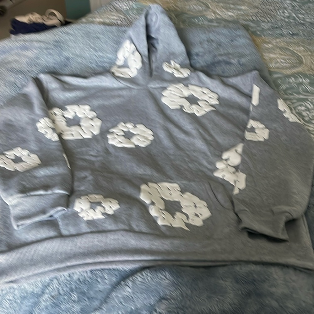 Hoodie Flower Puff Letter.    Size S